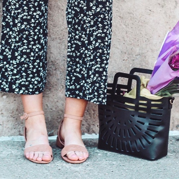 new day sandals